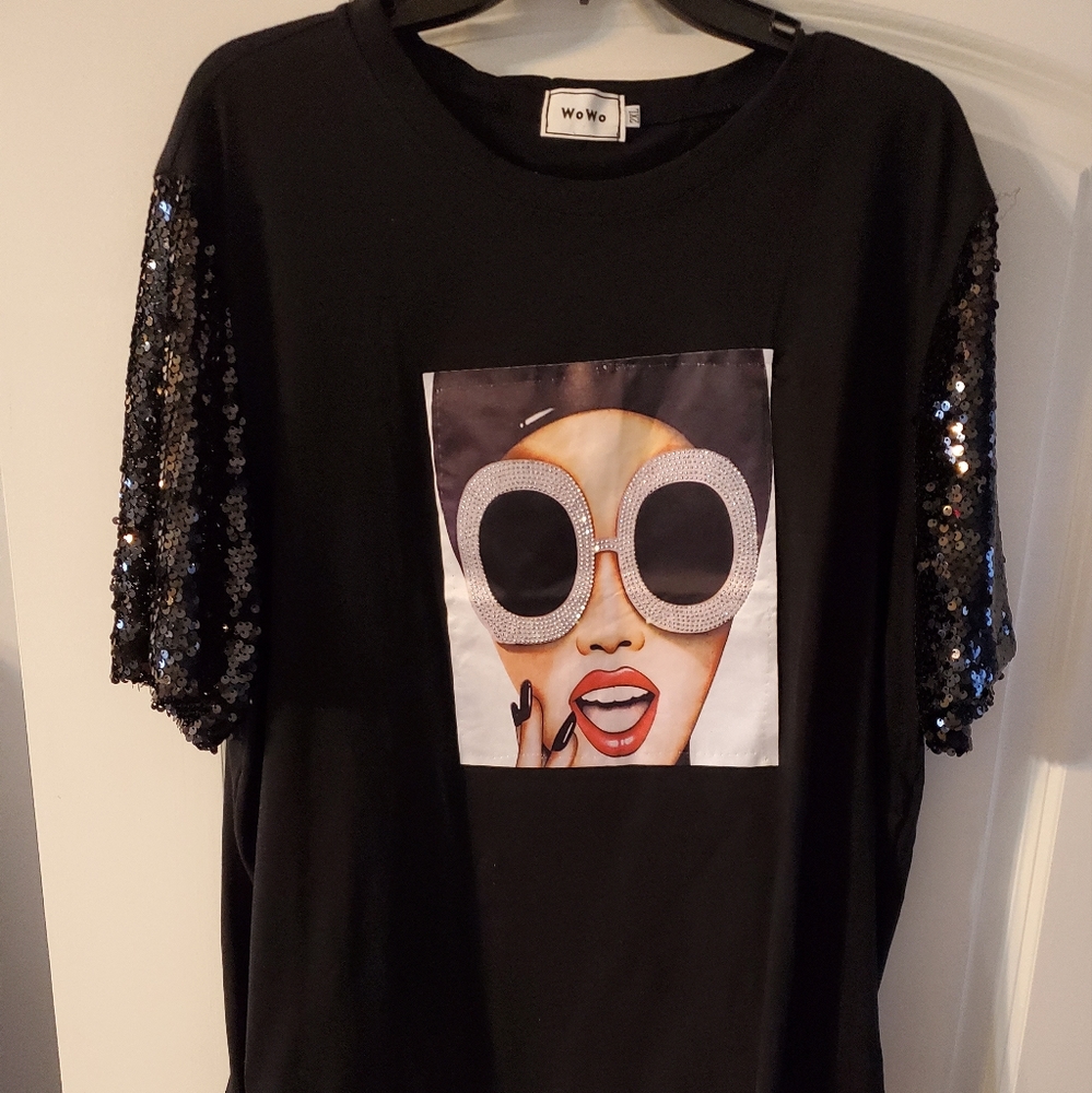 WoWo ladies Top with sequined sleeves